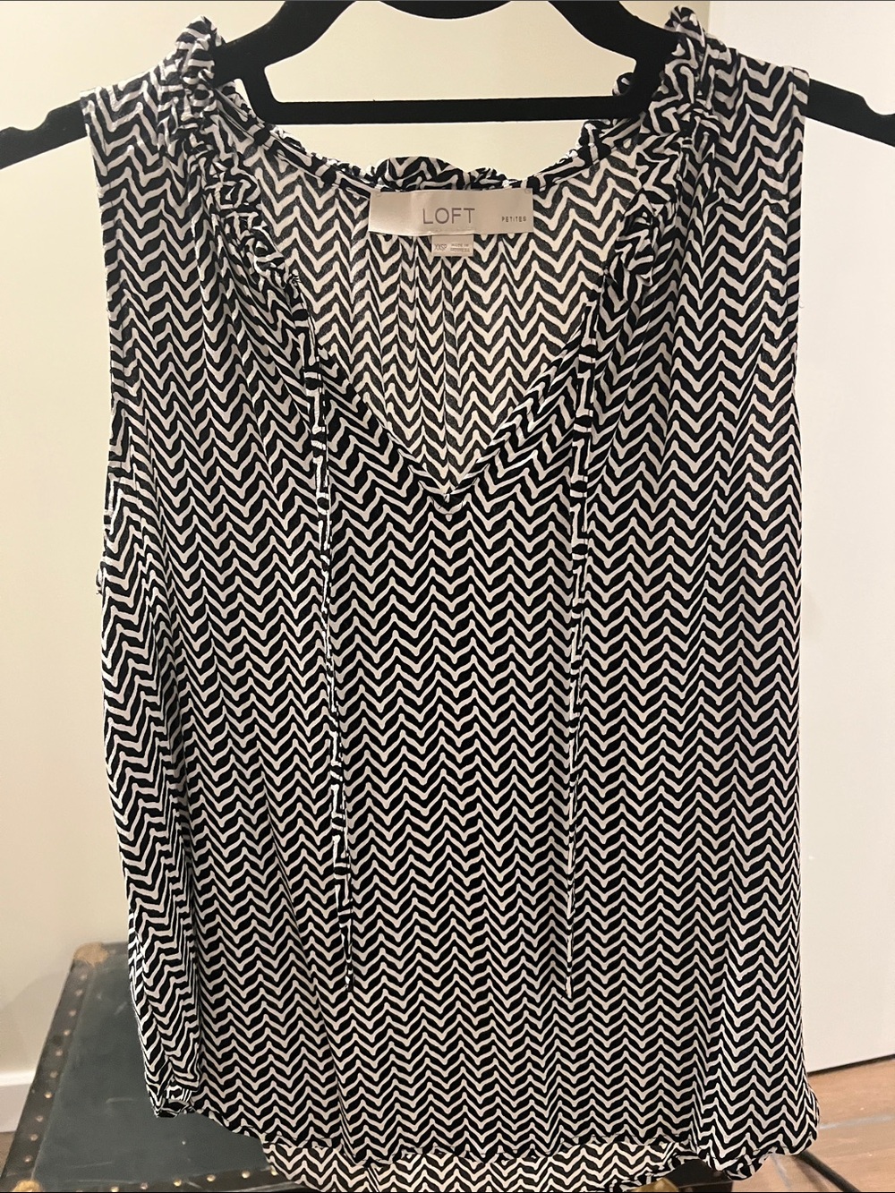 LOFT Black & White Chevron Ruffle V-Neck Sleeveless Top
